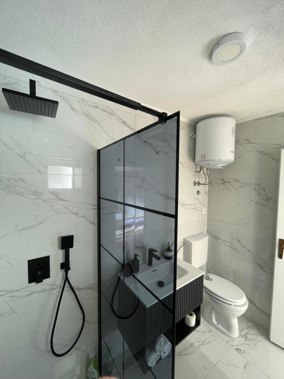 Family Apartment Near Old Town Мостар Екстер'єр фото